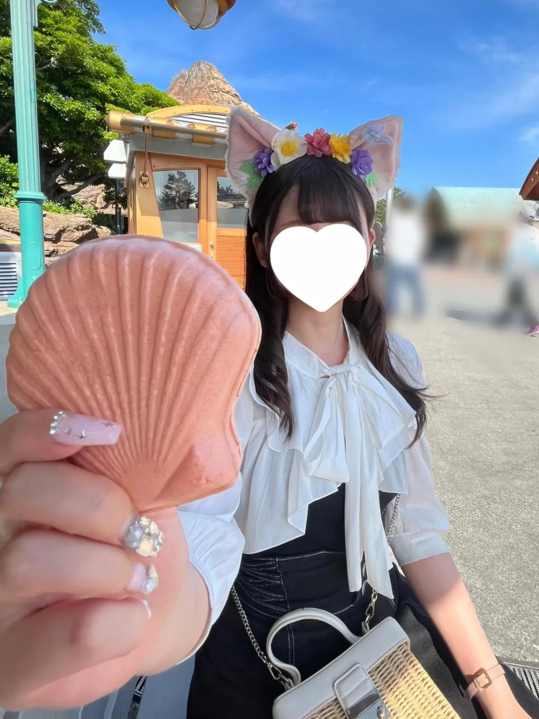 『🎀神様彼が壊れそうなものに惹かれる理由に気づきませんように♡』の写メ画像｜ViVi ここな【10/26 15:17更新】